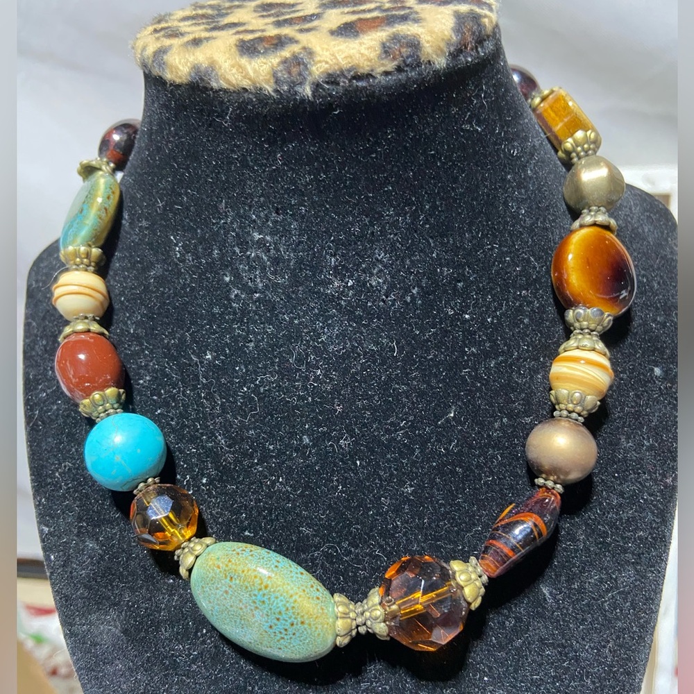 Premier Designs Treasure Hunt Beaded Necklace.